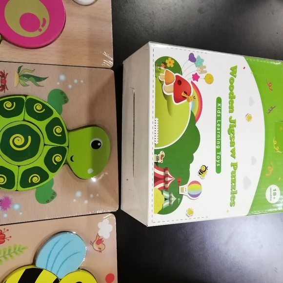 2 Brand New in Box Wooden Jigsaws Puzzles for Kids 12+ & 18+ animals and secret - Picture 3 of 4